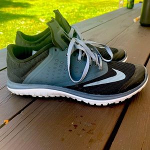 Nike Tennis Shoes